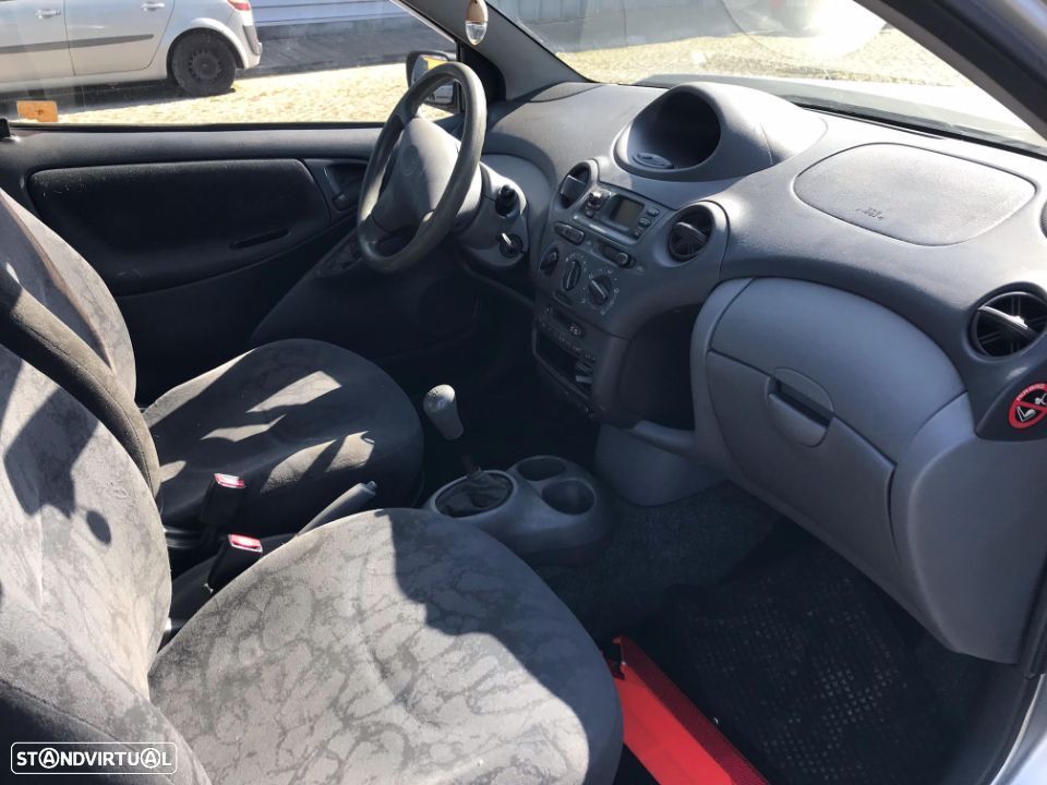 Toyota Yaris 1.0 3P 2001  - Para Peças - 7