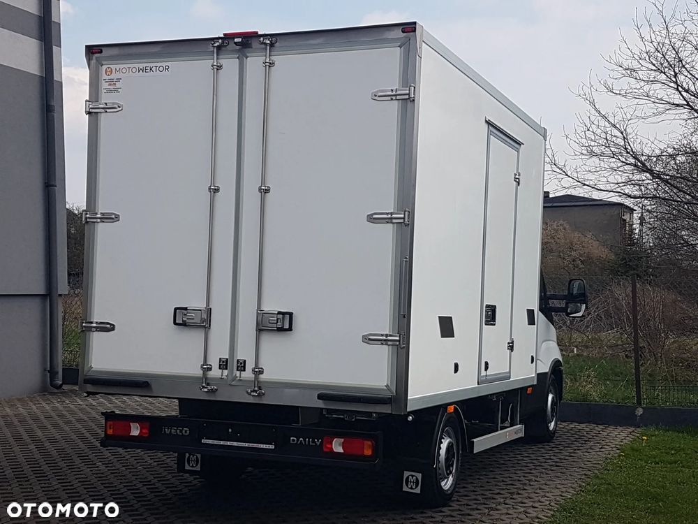 Iveco DAILY 35S16 CHŁODNIA 6EP MROŹNIA IZOTERMA GRZANIE AGREGAT CARRIER XARIOS 5 ZASILANIE Z SILNIKA + ELEKTRYCZNE - 4