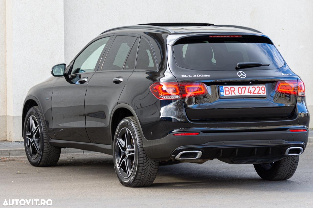 Mercedes-Benz GLC 300 e 4Matic 9G-TRONIC AMG Line Advanced - 4