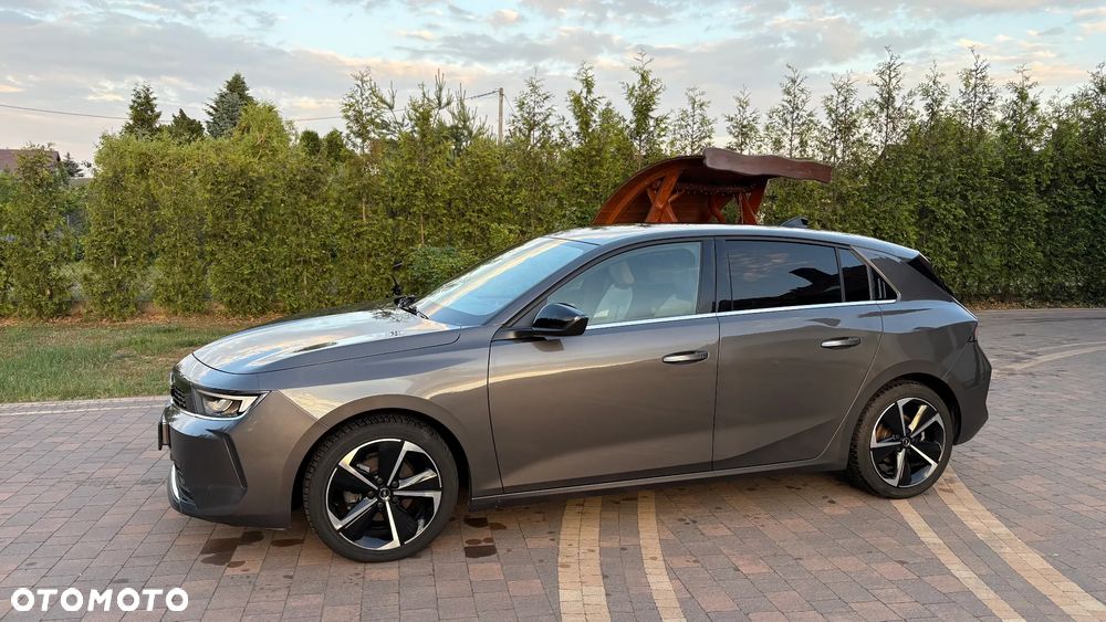 Opel Astra 1.2 T Elegance S&S - 9