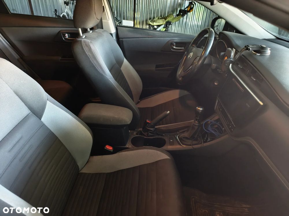 Toyota Auris - 15