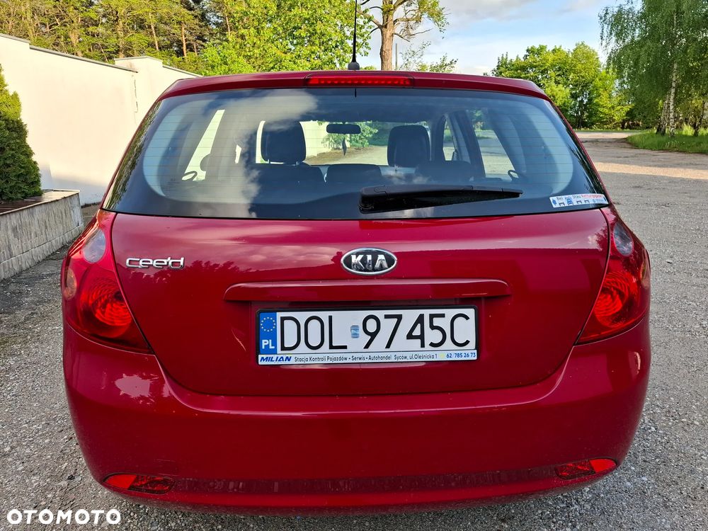 Kia Ceed 1.4 Comfort + - 6