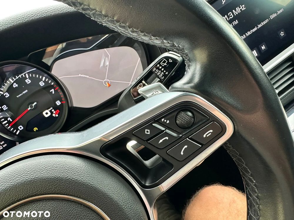 Porsche Cayenne - 25