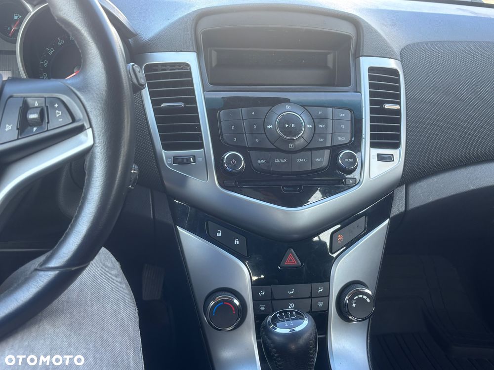 Chevrolet Cruze 1.6 LT - 17