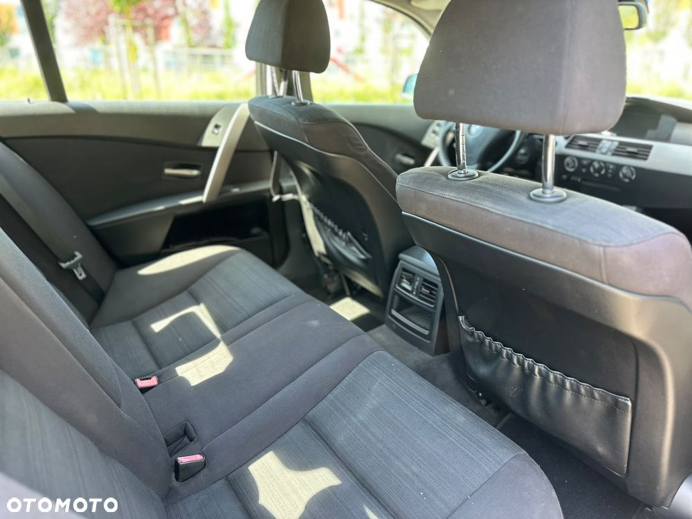 BMW Seria 5 523i - 10