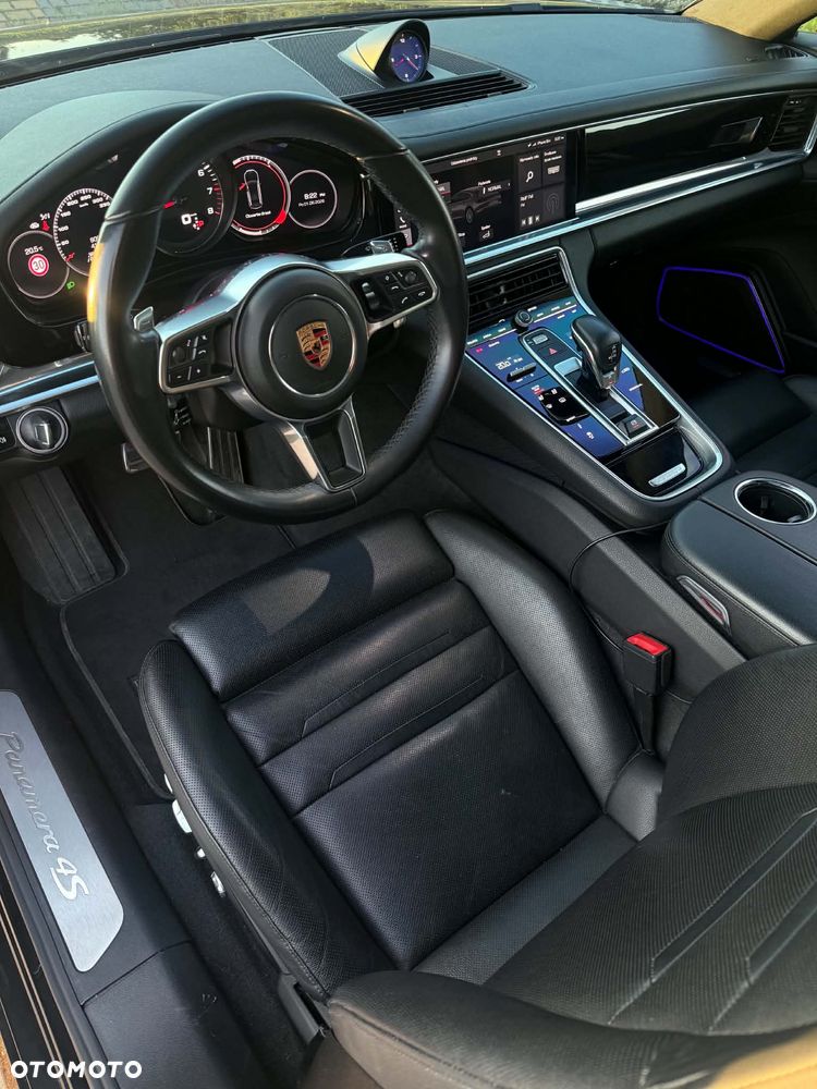 Porsche Panamera 4S - 22