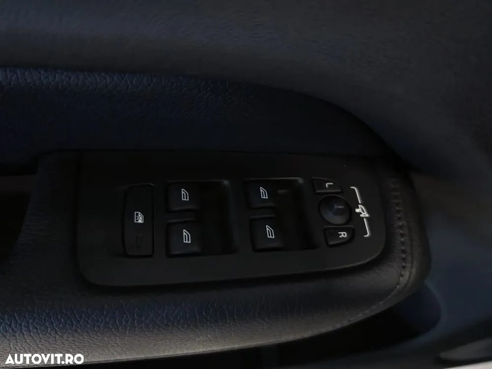Volvo XC 60 T8 Twin Engine AWD Geartronic Momentum - 15