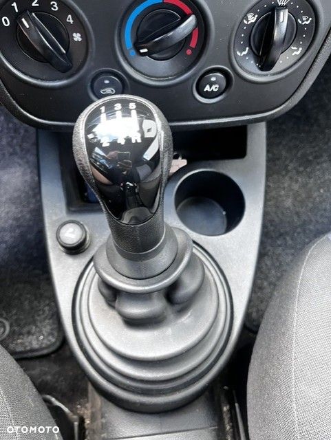 Ford Fiesta 1.3 Ambiente - 5