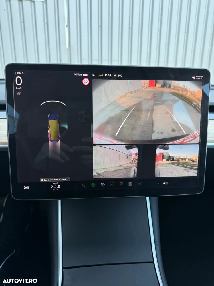 Tesla Model 3 - 9
