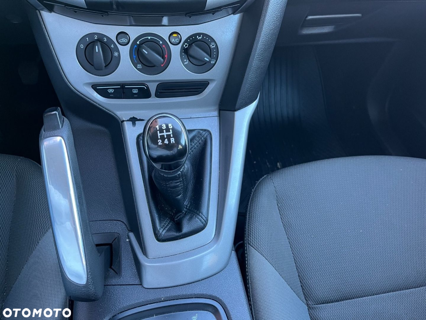 Ford Focus 1.6 Ambiente - 14
