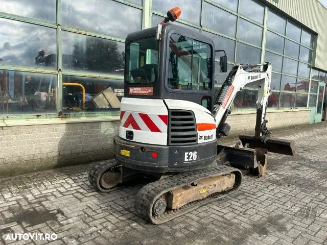 Bobcat E26 - 8