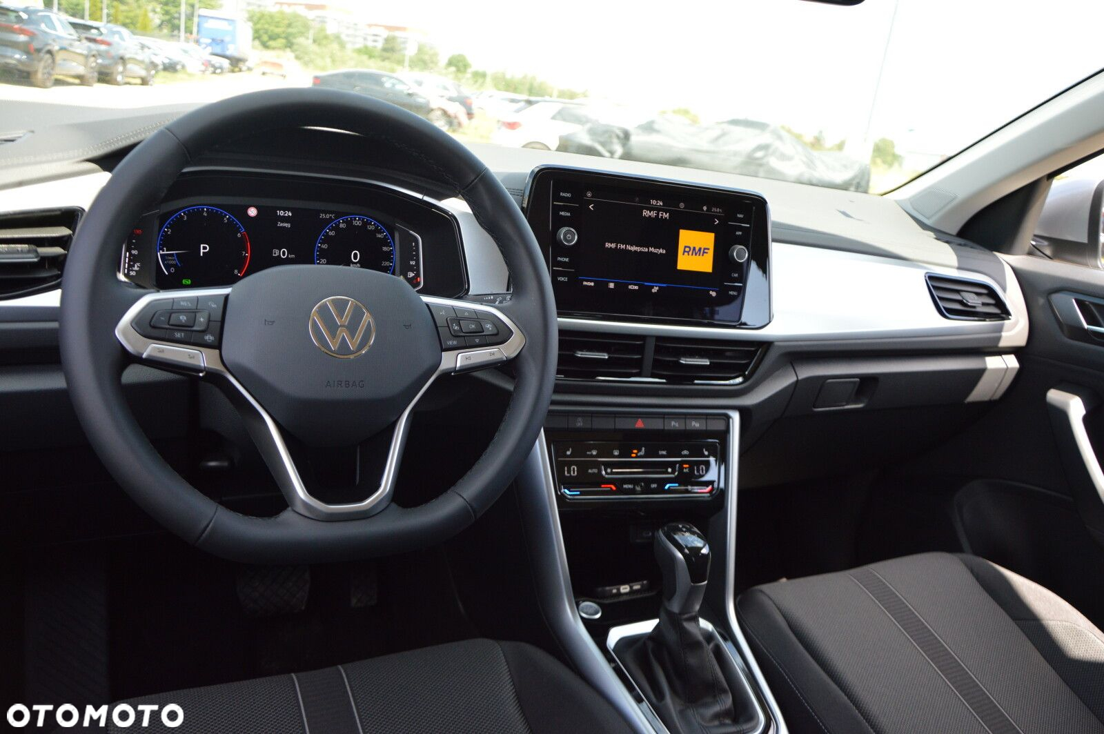 Volkswagen T-Roc - 10