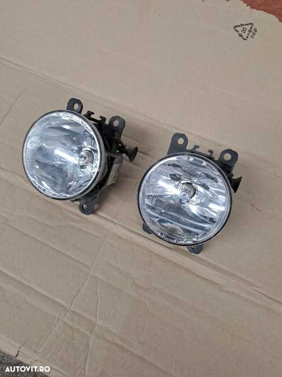 Proiector stanga/dreapta Dacia Duster Facelift an 2013-2017 - 1