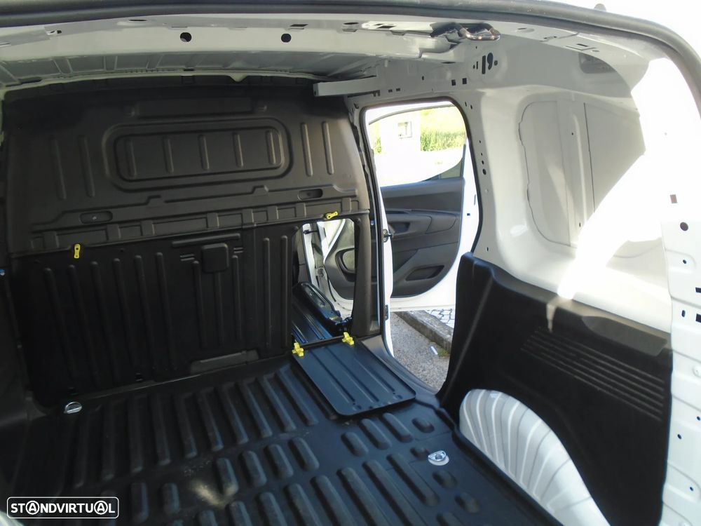 Opel Combo 1.5 DTI NACIONAL 102 CV 3 LUGARES- 6V- IVA DEDUTIVEL - 30