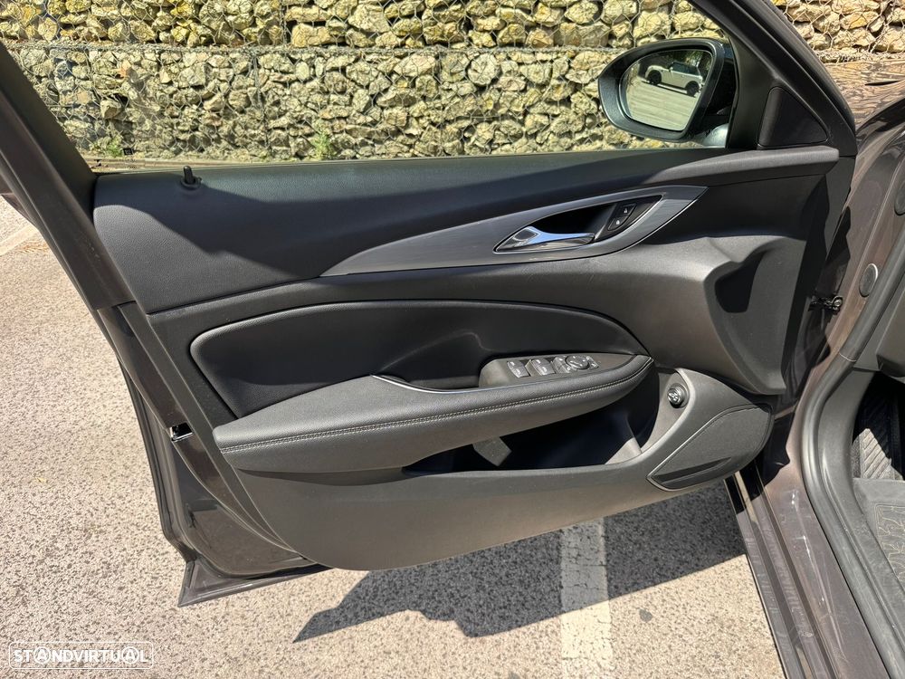 Opel Insignia - 16