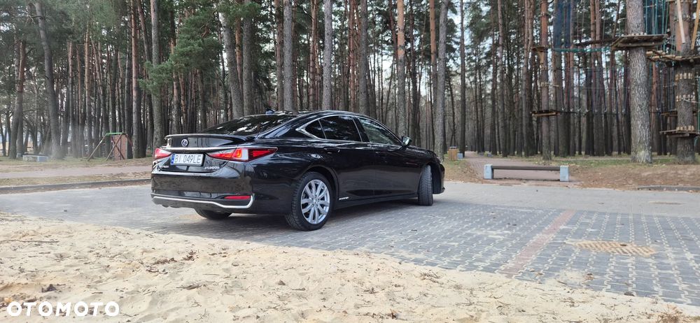 Lexus ES 300h Style Edition - 40