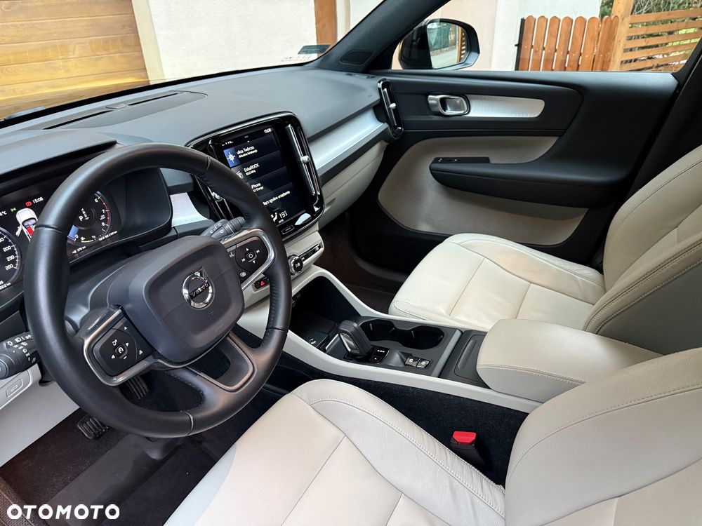 Volvo XC 40 T3 Momentum Pro - 6