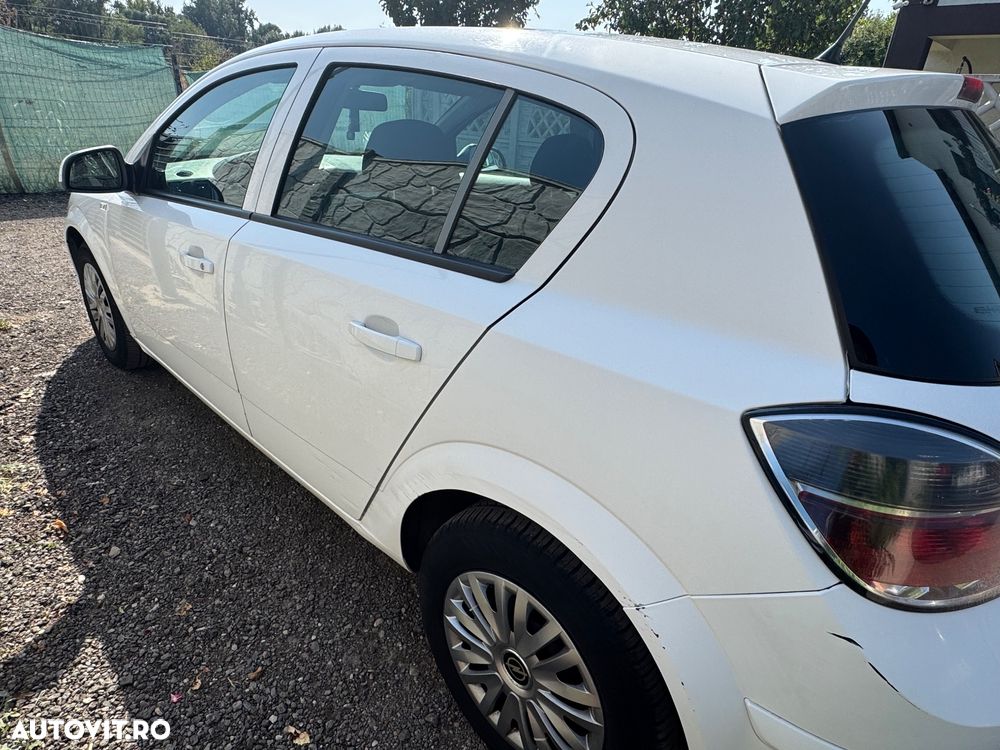 Opel Astra 1.6 Essentia - 8