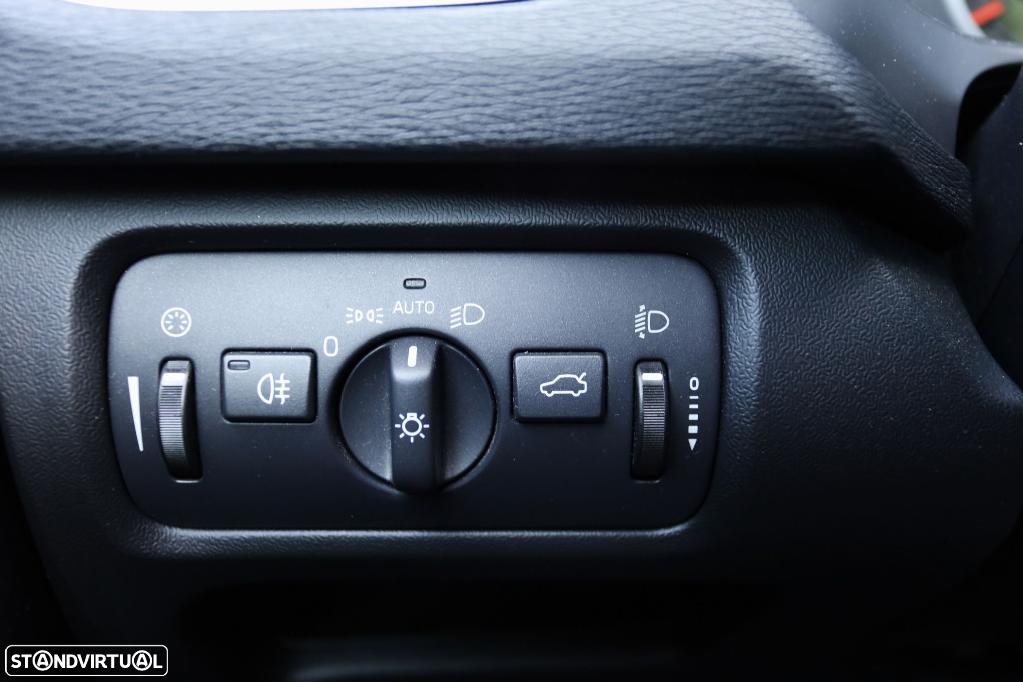 Volvo V40 2.0 D2 Momentum - 12