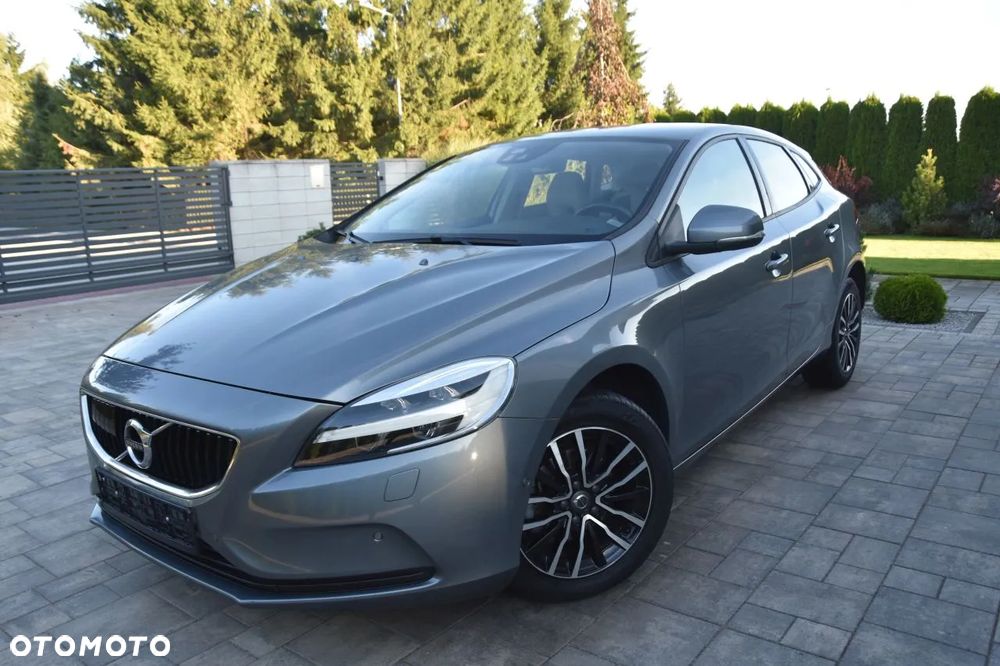 Volvo V40 D2 Drive-E Momentum - 1
