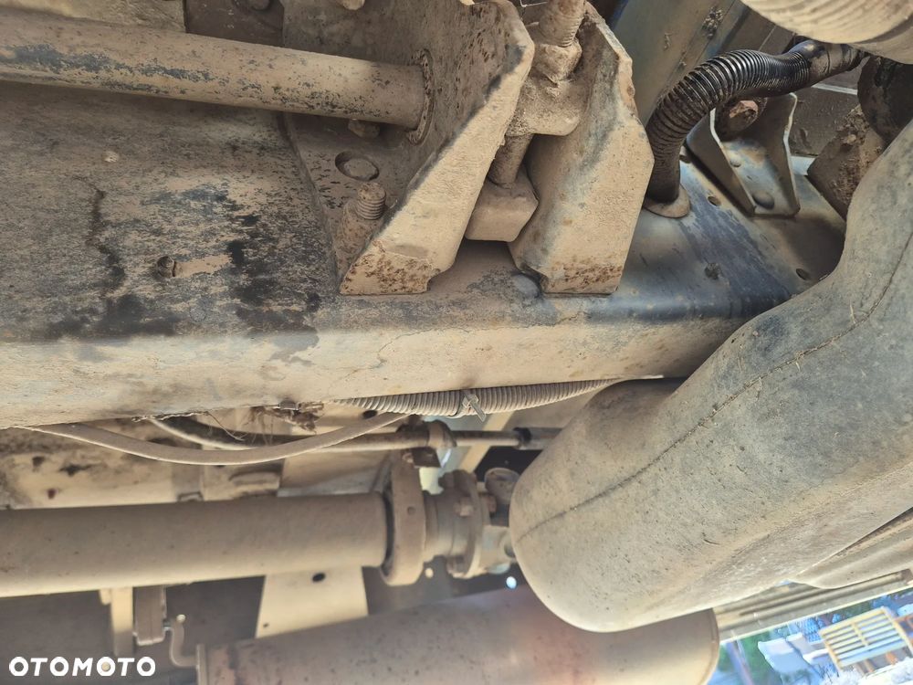 Iveco DAILY 40C18 180KM DO PRZEWOZU ZWIERZAT BYDŁA KONIOWÓZ - 39