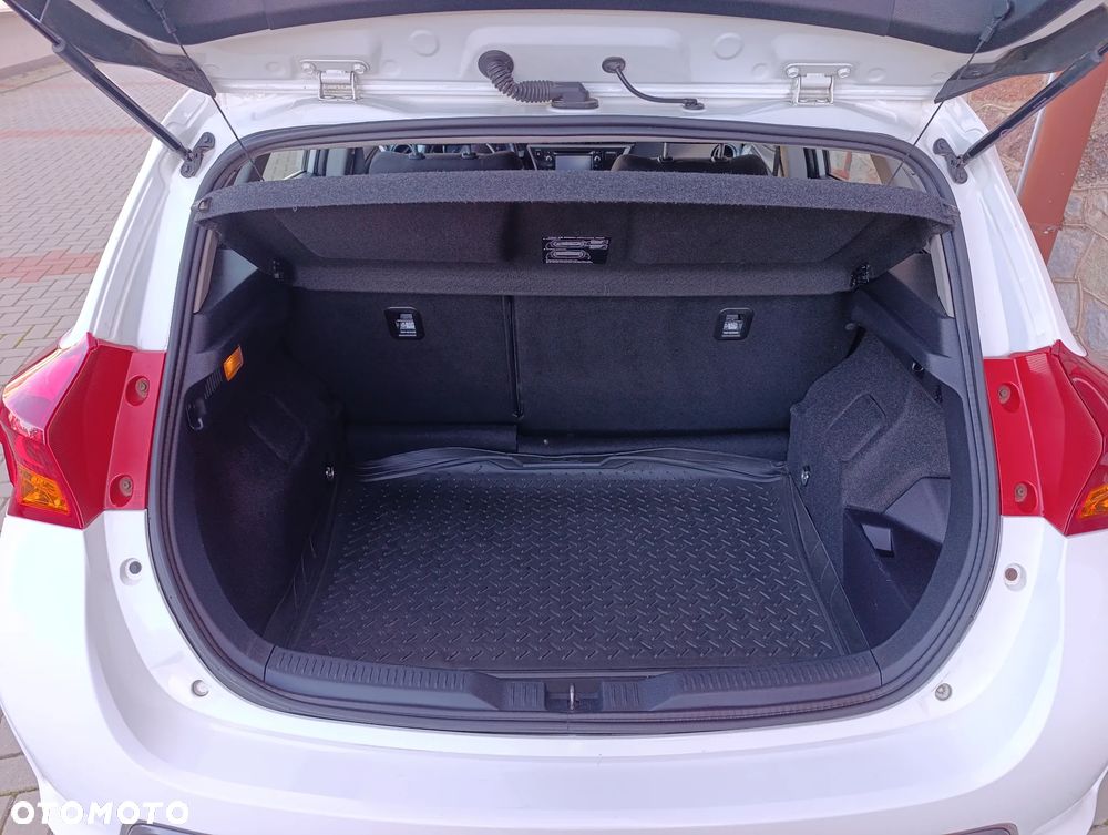 Toyota Auris - 29
