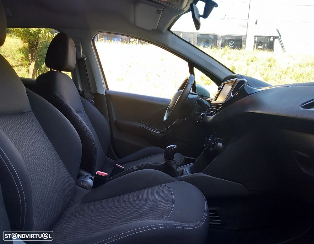 Peugeot 208 1.6 BlueHDi Style - 7