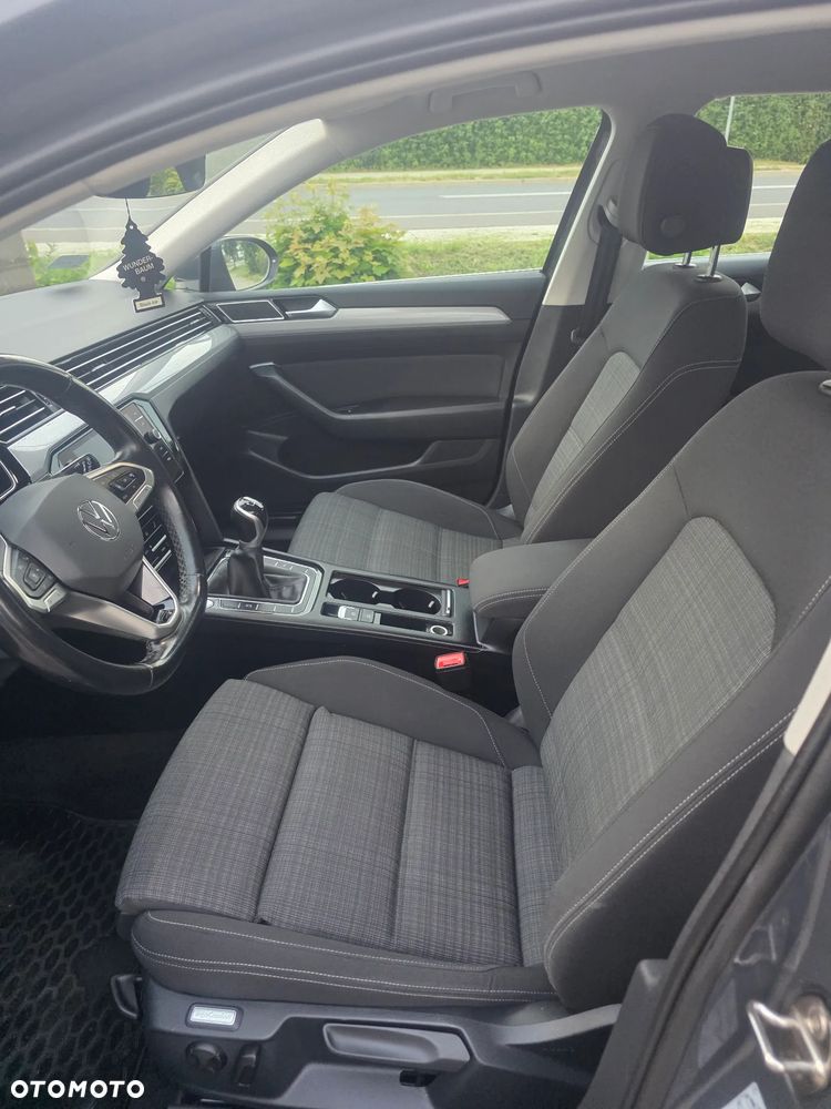 Volkswagen Passat 2.0 TDI EVO Elegance - 12