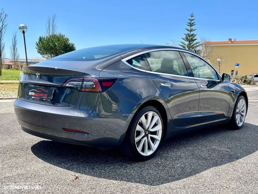 Tesla Model 3 - 9