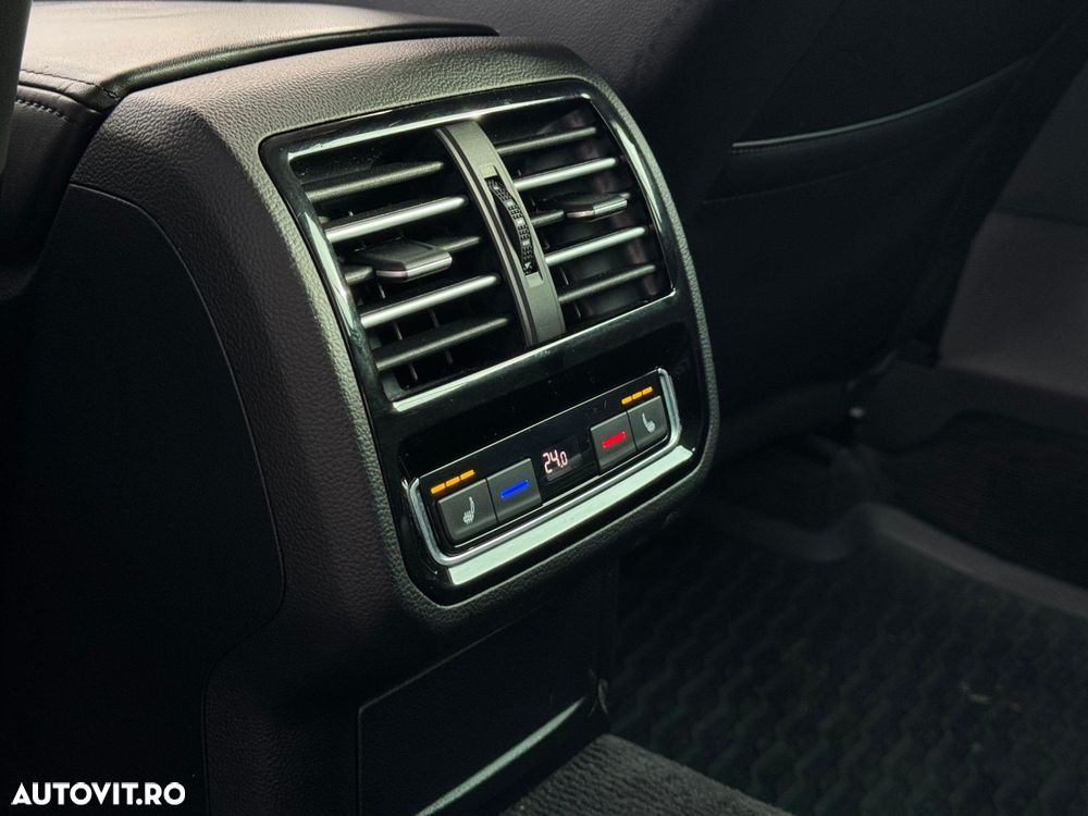 Volkswagen Passat Variant 2.0 TDI DSG 4Motion Highline - 13