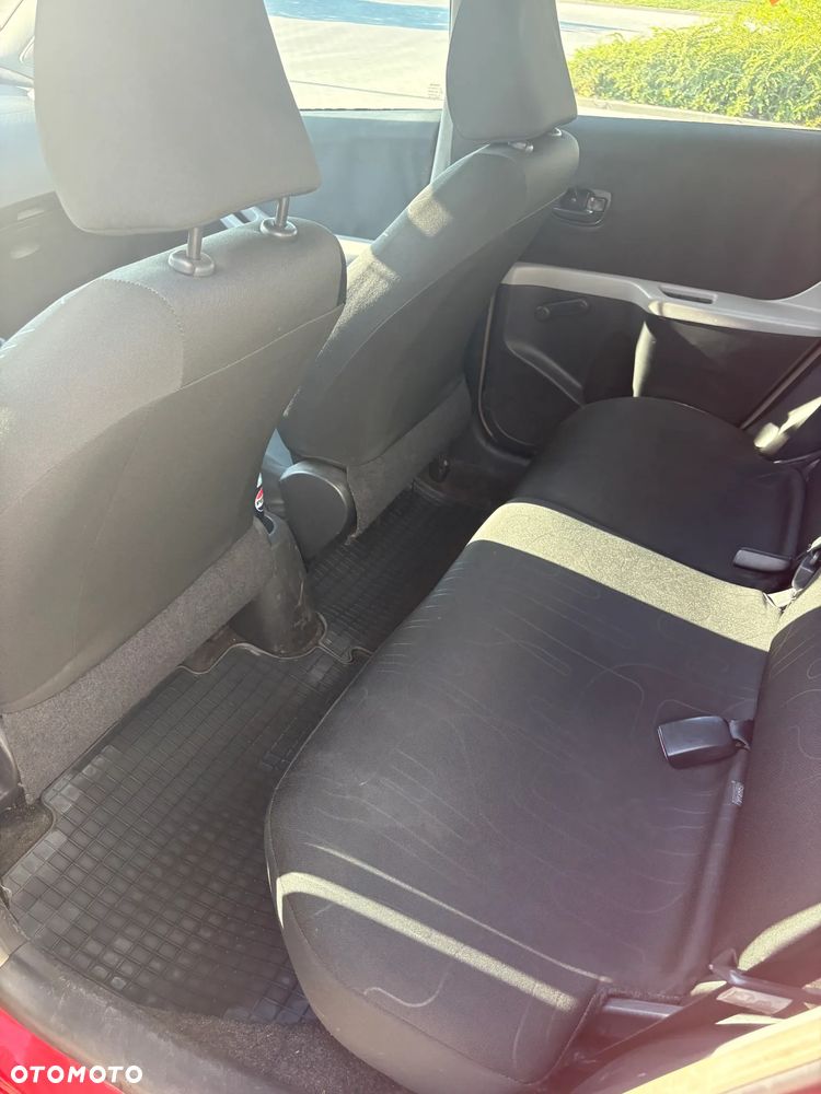 Toyota Yaris 1.0 Terra - 9