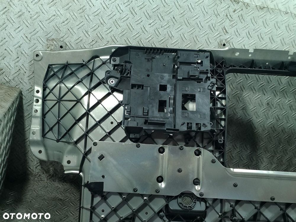 ŚCIANA GRODZIOWA BAGAŻNIKA MAYBACH X222 A2226460600 - 2