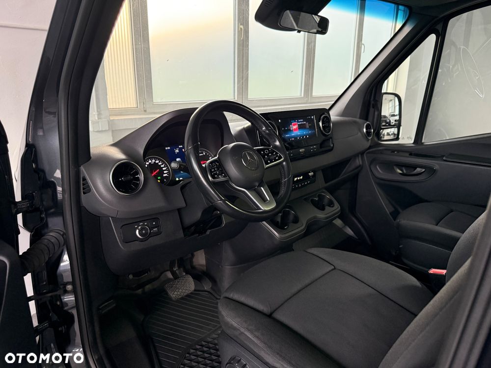 Mercedes-Benz Sprinter - 18