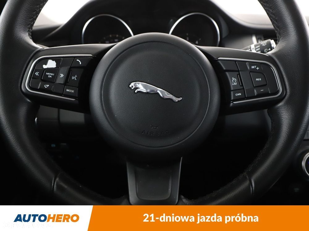 Jaguar E-Pace - 19