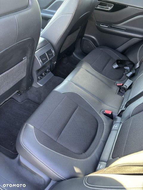 Jaguar F-Pace 2.0 i4D AWD R-Sport - 12