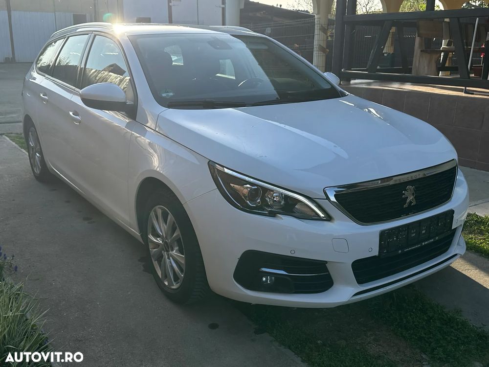 Peugeot 308 - 8