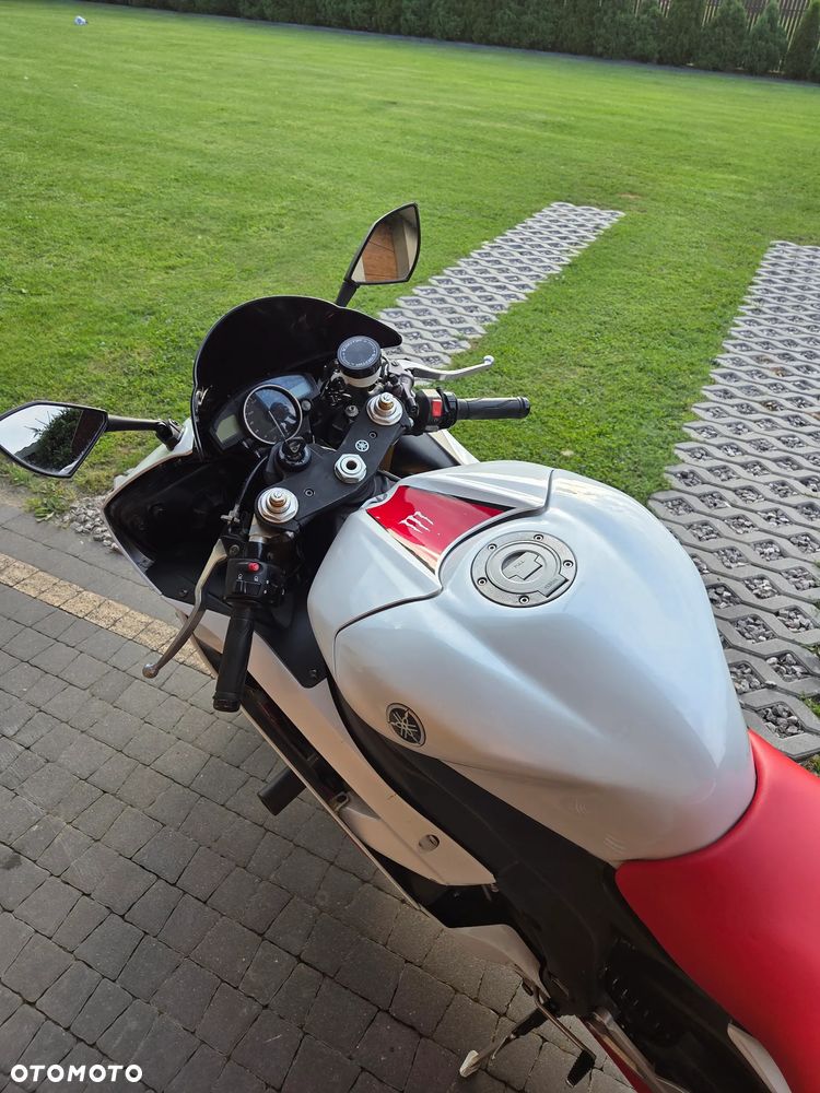 Yamaha R6 - 6