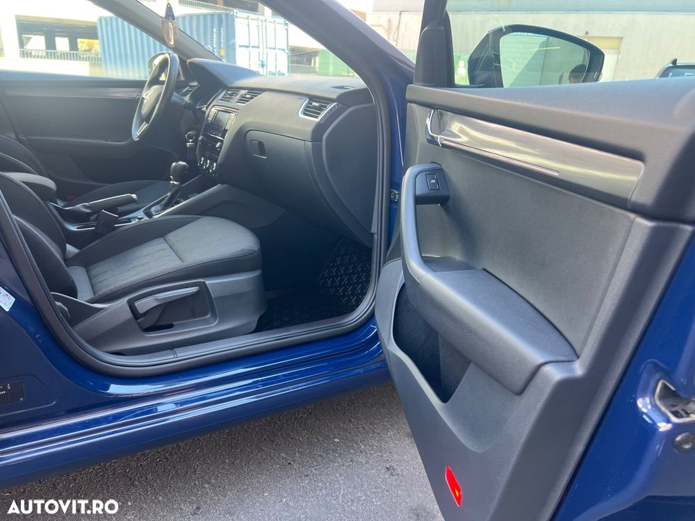 Skoda Octavia 1.6 TDI DSG Ambition - 9