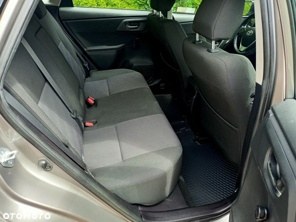 Toyota Auris 1.33 VVT-i Comfort - 12