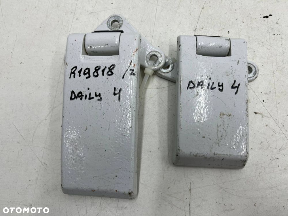 Zawias drzwi Iveco Daily 4 IV 14r.- zawiasy 180 stopni lewych prawych tylnych drzwi bagażnika - 14