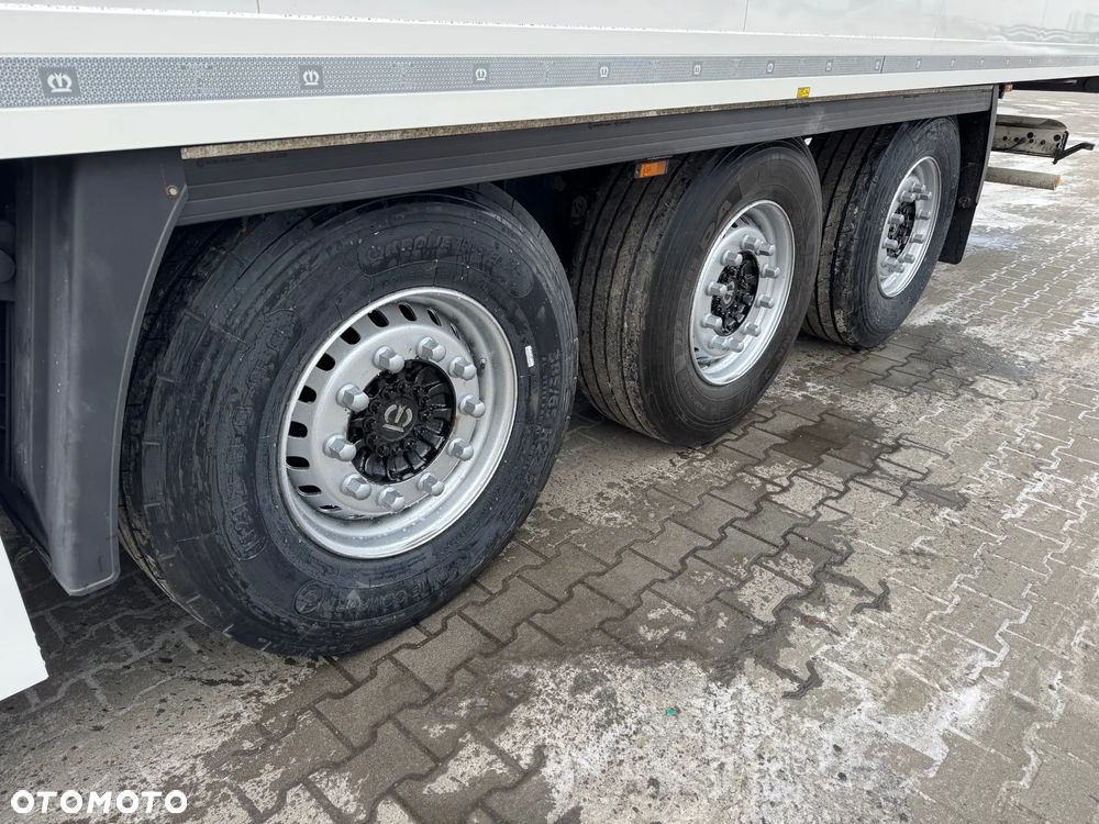 Krone Chłodnia ,Doppelstock , Carrier Vector 1550 - 24