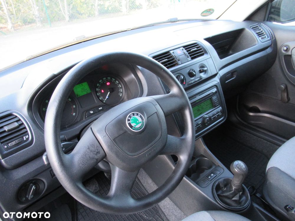 Skoda Fabia 1.2 HTP Active - 11