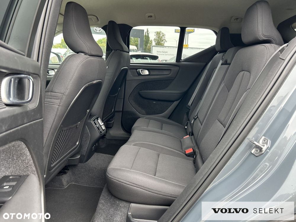 Volvo XC 40 - 25