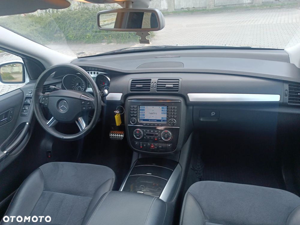 Mercedes-Benz Klasa R 500 4Matic 7G-TRONIC - 18