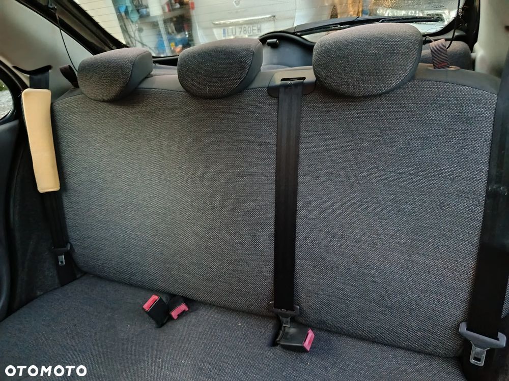 Nissan Micra - 16