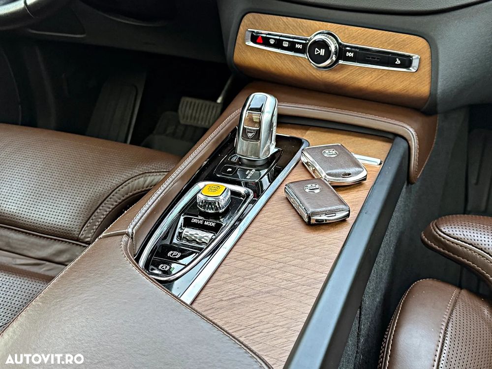 Volvo XC 90 T8 AWD Twin Engine Geartronic Inscription - 28