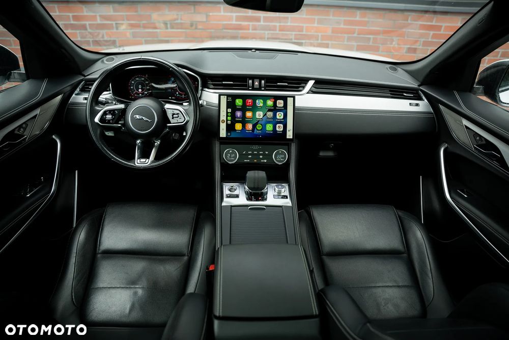 Jaguar F-Pace D200 AWD R-Dynamic HSE - 4