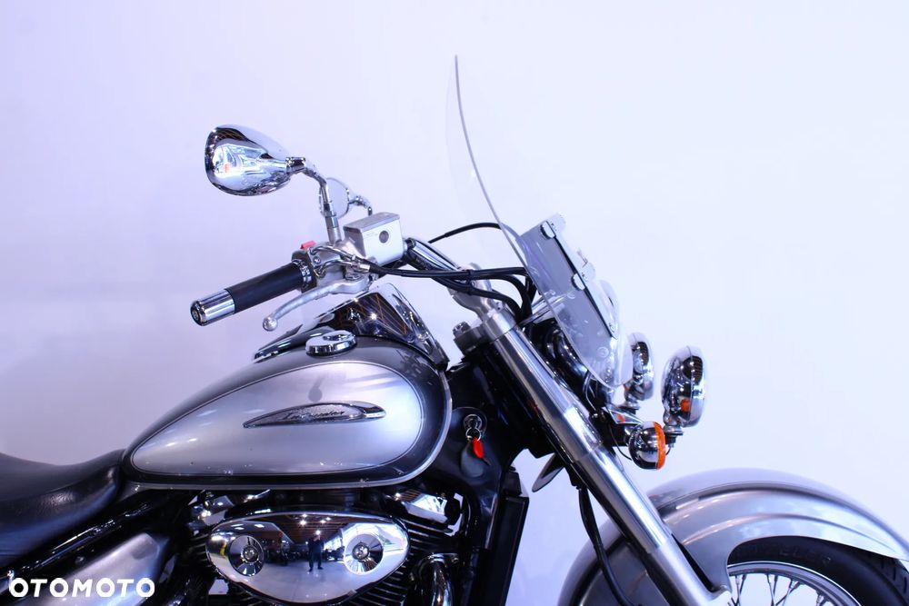 Suzuki Intruder - 13