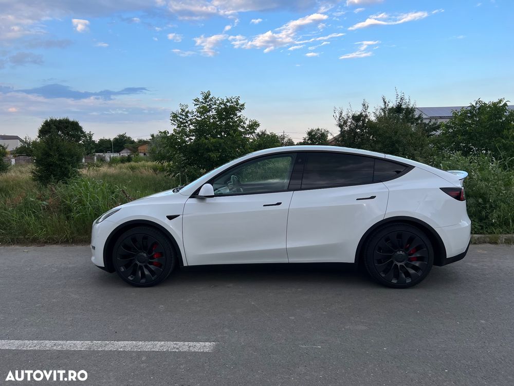 Tesla Model Y AWD Performance - 3