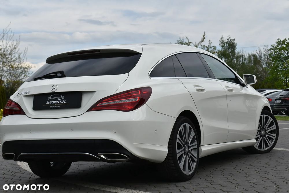 Mercedes-Benz CLA 200 7G-DCT UrbanStyle Edition - 26